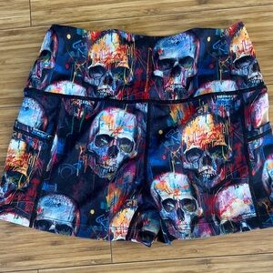 Skull Print Women's Active Shorts - Multicolor